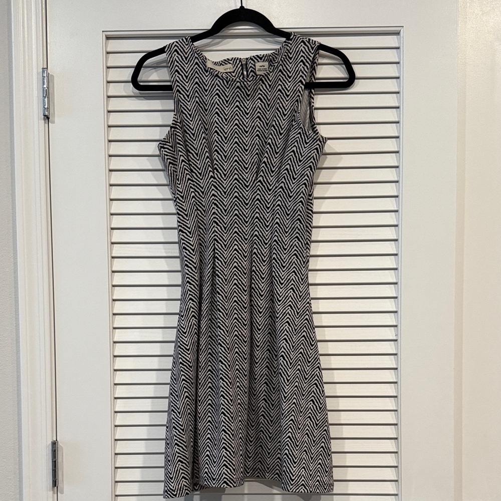Black and white dress